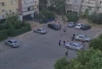 اللد: مستوطنون يعتدون على بيوت عربية واصابة أحدهم بعيار ناري برجله